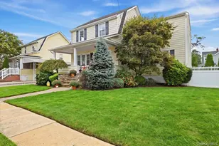 2546 Hicks St, Bellmore, NY 11710 - Photo 2