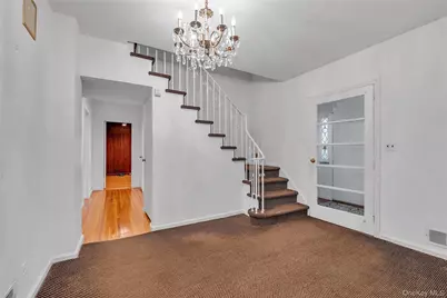 238 Clent Road, Great Neck, NY 11021 - Photo 2