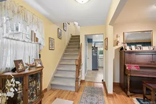 9 Monroe St, Garden City, NY 11530 - Photo 2