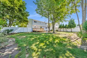 170 Park Ln, Massapequa, NY 11758 - Photo 28