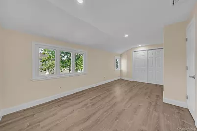 170 Park Lane, Massapequa, NY 11758 - Photo 18