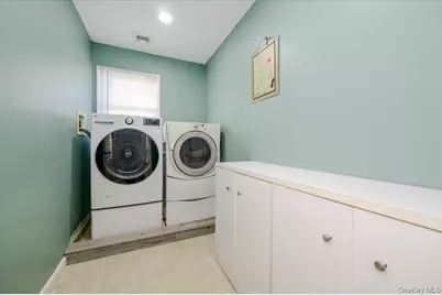 24 William Avenue, Islip, NY 11751 - Photo 22