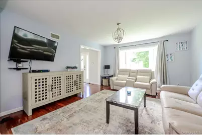 24 William Avenue, Islip, NY 11751 - Photo 6