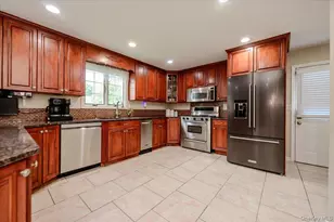 24 William Ave, Islip, NY 11751 - Photo 10