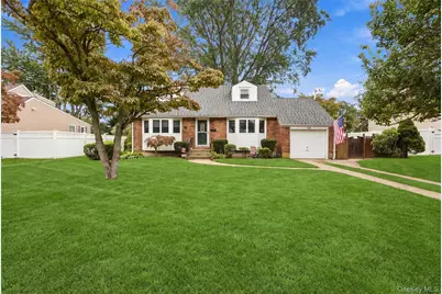 44 Dulittle Street, North Babylon, NY 11703 - Photo 2
