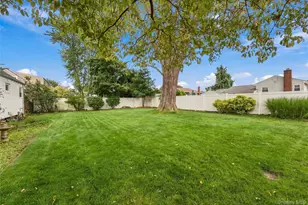 44 Dulittle St, North Babylon, NY 11703 - Photo 32