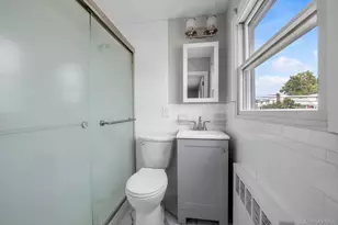 7 Linwood Rd N, Port Washington, NY 11050 - Photo 6