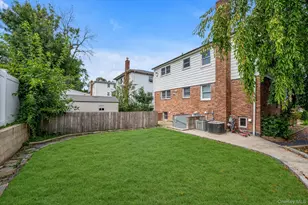 7 Linwood Rd N, Port Washington, NY 11050 - Photo 14