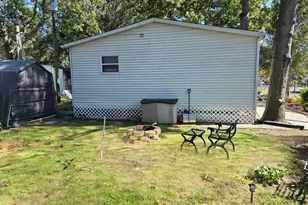 37-28 Hubbard Ave, Riverhead, NY 11901 - Photo 26