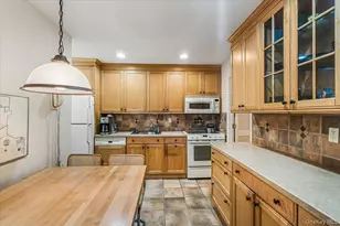 4 Spring Hollow, Roslyn, NY 11576 - Photo 6