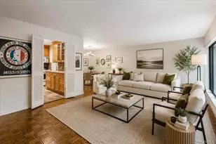 4 Spring Hollow, Roslyn, NY 11576 - Photo 2