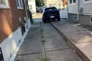 139-40 231st St, Springfield Gardens, NY 11413 - Photo 4