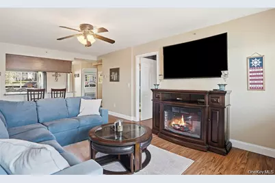 4 Marina Drive #D2, Mahopac, NY 10541 - Photo 2