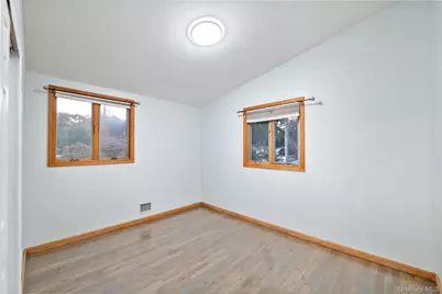 423 Westview Avenue, Deer Park, NY 11729 - Photo 14