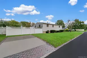 423 Westview Ave, Deer Park, NY 11729 - Photo 4