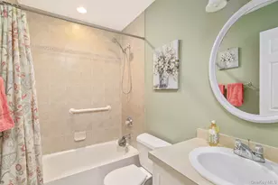 143 Paddington Cir, Smithtown, NY 11787 - Photo 20