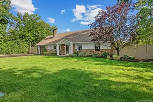 123 Hiawatha Dr, Brightwaters, NY 11718 - Photo 2