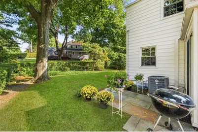 999 Knollwood Road, White Plains, NY 10603 - Photo 36