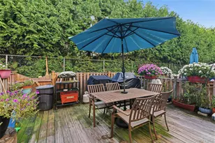1810 Front St, East Meadow, NY 11554 - Photo 18