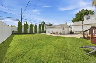 7 Polk St, Freeport, NY 11520 - Photo 26