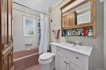 6511 Claran Court, Maspeth, NY 11378 - Photo 22