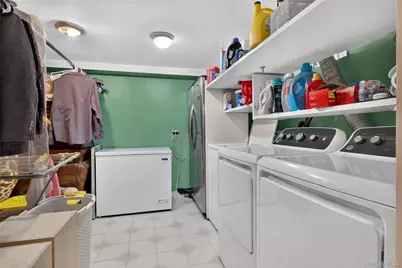 6511 Claran Court, Maspeth, NY 11378 - Photo 26