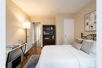 9430 60th Avenue #5D, Elmhurst, NY 11373 - Photo 8