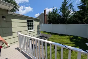 35 Sheridan St, Huntington, NY 11743 - Photo 18