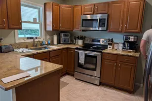 35 Sheridan St, Huntington, NY 11743 - Photo 2
