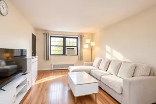 136-04 68th Dr, Kew Gardens, NY 11367 - Photo 4