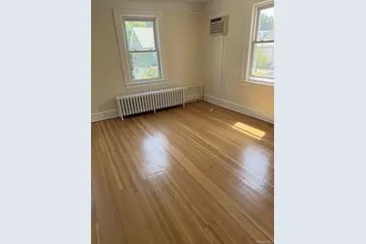 15 Miller Street #Upper, Glen Cove, NY 11542 - Photo 4