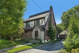 206 Glenmore St, East Williston, NY 11596 - Photo 2