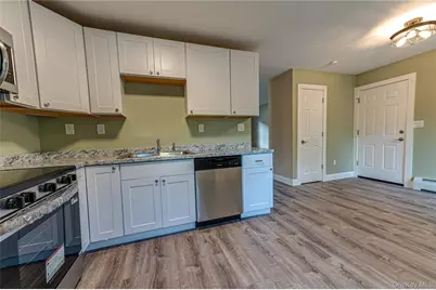 50 Fanning Boulevard, Riverhead, NY 11901 - Photo 10