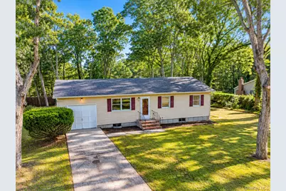 50 Fanning Boulevard, Riverhead, NY 11901 - Photo 2