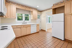 25 Manger Cir, Pelham, NY 10803 - Photo 16