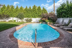 39 Pawnee Dr, Commack, NY 11725 - Photo 44