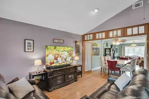 39 Pawnee Dr, Commack, NY 11725 - Photo 22