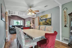 39 Pawnee Dr, Commack, NY 11725 - Photo 8