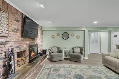 39 Pawnee Drive, Commack, NY 11725 - Photo 36