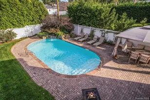 39 Pawnee Dr, Commack, NY 11725 - Photo 48