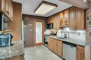 39 Pawnee Dr, Commack, NY 11725 - Photo 10