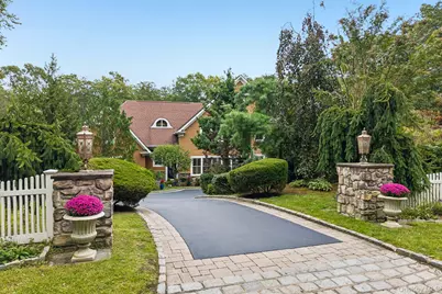 4 The Commons, Cold Spring Harbor, NY 11724 - Photo 2