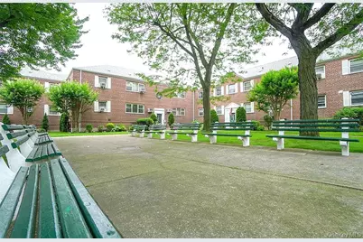 89-25 Shore Parkway #2, Howard Beach, NY 11414 - Photo 8