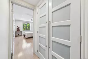 1 Town House Pl, Great Neck, NY 11021 - Photo 14