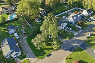 8 South Ave, Smithtown, NY 11787 - Photo 26