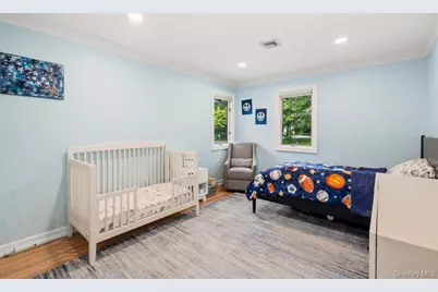 135 Hickman Street, Syosset, NY 11791 - Photo 18