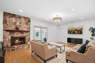 135 Hickman St, Syosset, NY 11791 - Photo 10