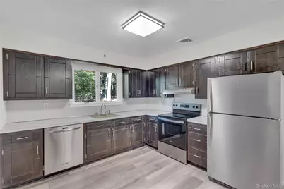 7 Canterbury Court, East Setauket, NY 11733 - Photo 22