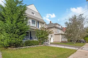 53 Thorne St, Patchogue, NY 11772 - Photo 4