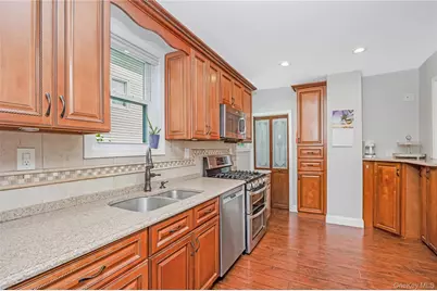 53 Thorne Street, Patchogue, NY 11772 - Photo 16